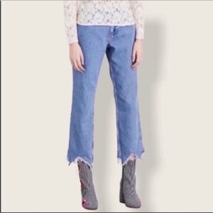 TopShop Boutique frayed-hem straight-leg cropped jeans
Size 4